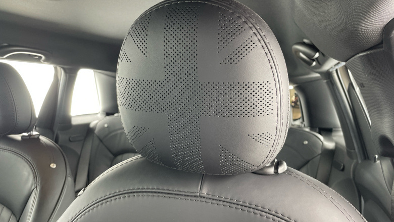 MINI Hatchback 1.5 Cooper Exclusive 5dr Auto [Comfort Pack] Petrol Hatchback